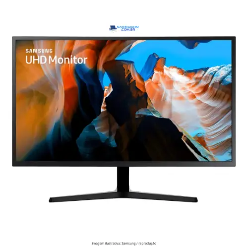 Um monitor grande de 32 polegadas com resolução 4K para garantir imagens de alta qualidade